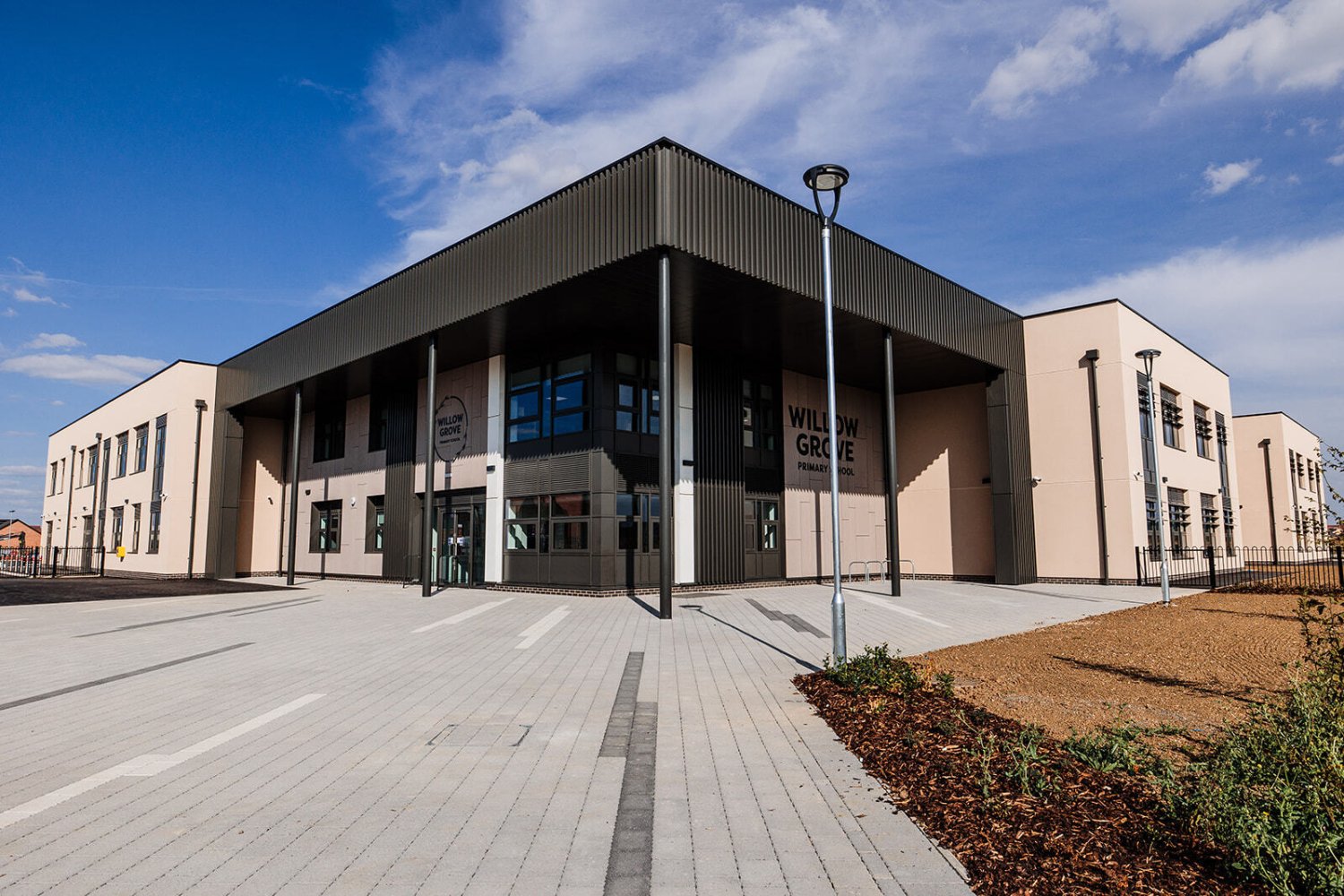 Outside shot of Willow Grove Primary School