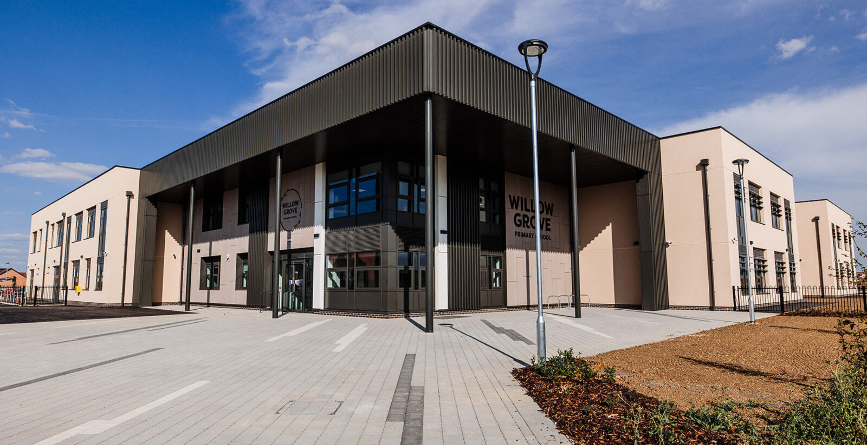 Outside shot of Willow Grove Primary School