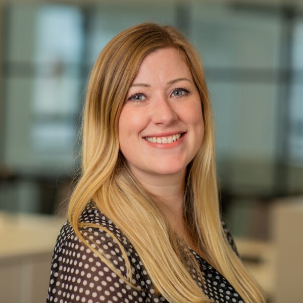 Headshot of Lizzy Bennett
